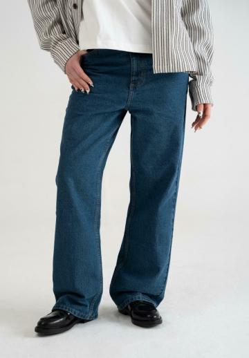 Свободные джинсы
