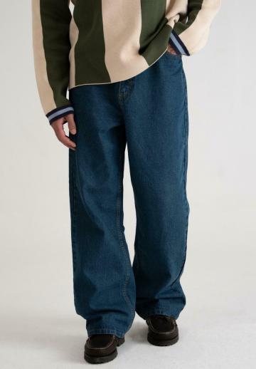 Свободные джинсы