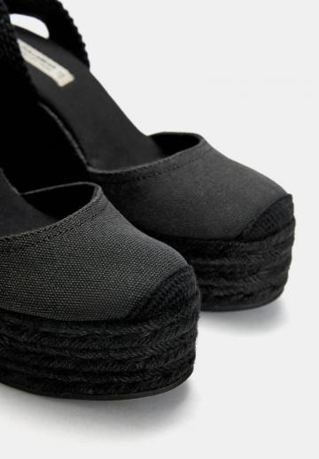 Туфли на танкетке