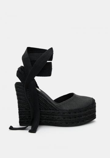 Туфли на танкетке