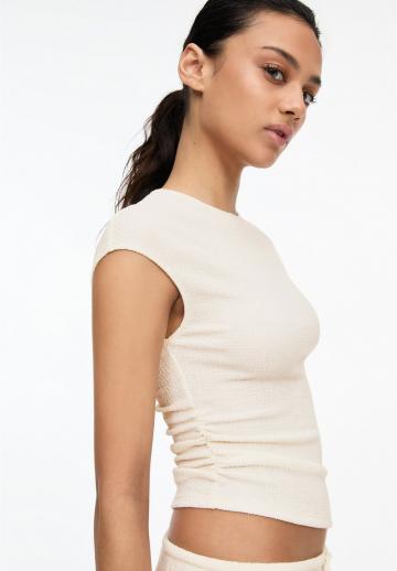 Блузка без рукавов