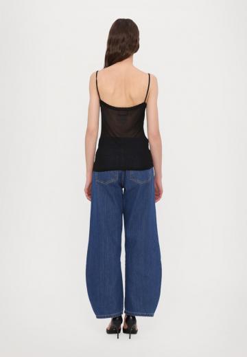 Топ на бретельках