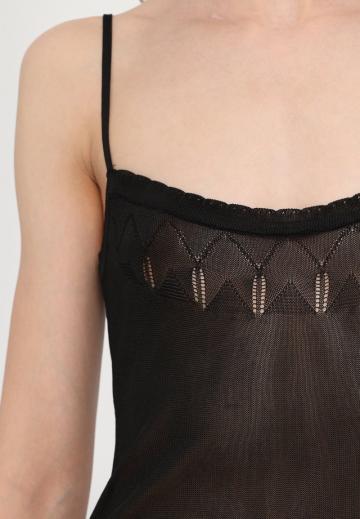 Топ на бретельках