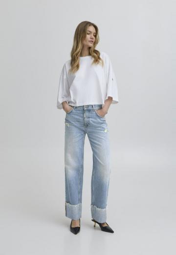 Прямые джинсы