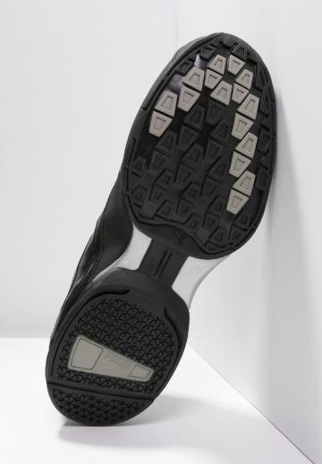 Беговые кроссовки