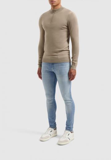 Узкие джинсы