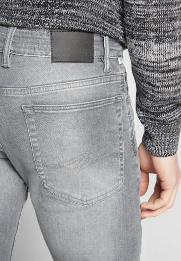 Узкие джинсы