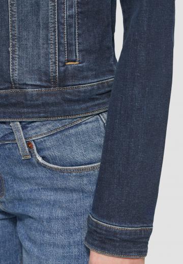 Джинсовая куртка