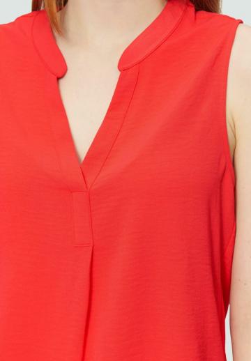 Блузка без рукавов