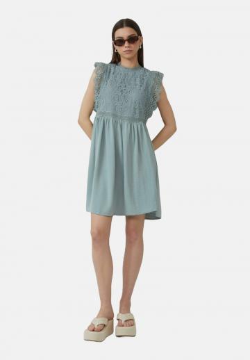 Короткое платье