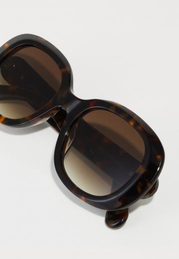 Солнечные очки