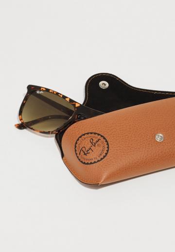 Солнечные очки