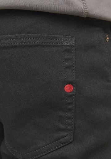 Узкие джинсы