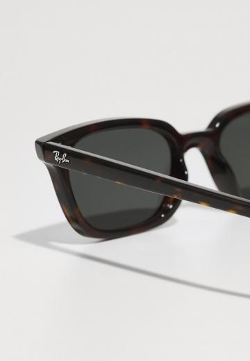 Солнечные очки