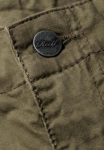 Брюки с накладными карманами