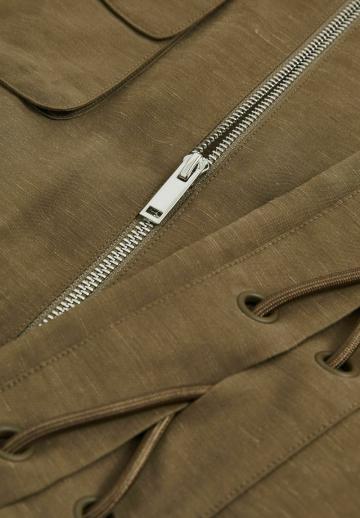 Куртка с накладнымит карманами