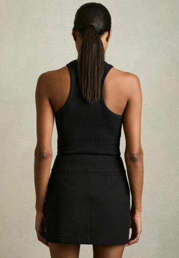 Юбка с накладными карманами