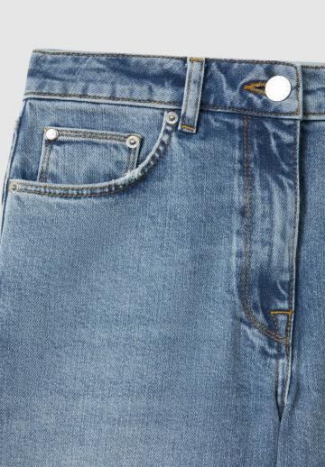 Прямые джинсы