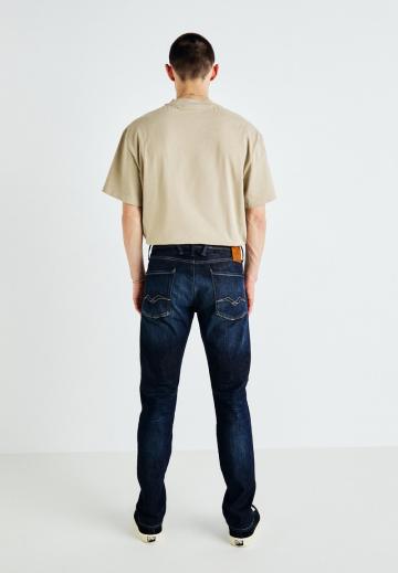 Узкие джинсы