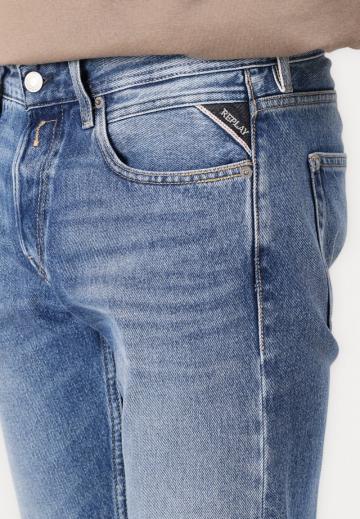 Прямые джинсы