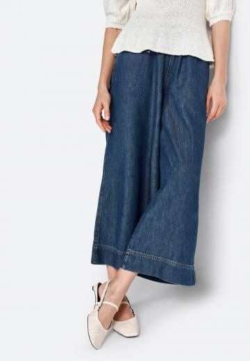 Короткие джинсы