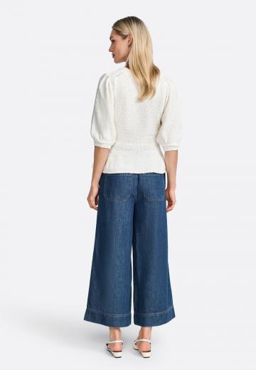 Короткие джинсы