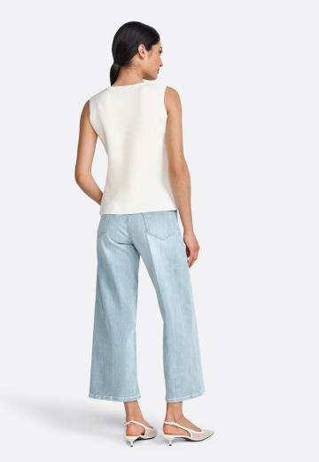 Короткие джинсы