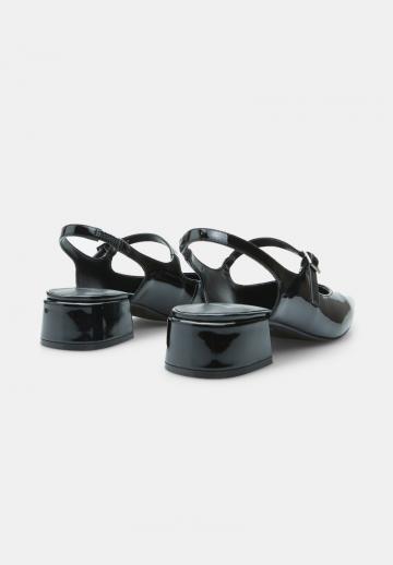 Туфли с ремешком