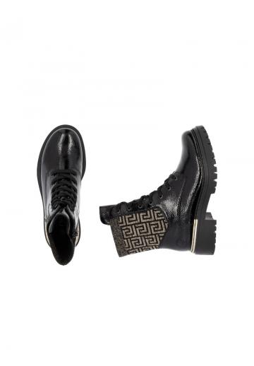 Ботинки на шнуровке