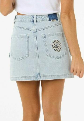 Юбка с накладными карманами