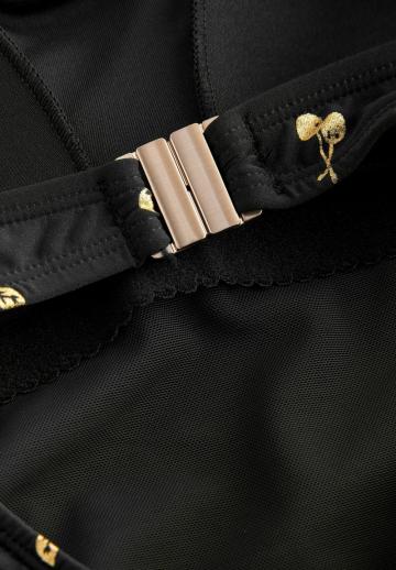 Слитный купальник