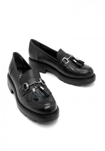 Туфли с высоким носом