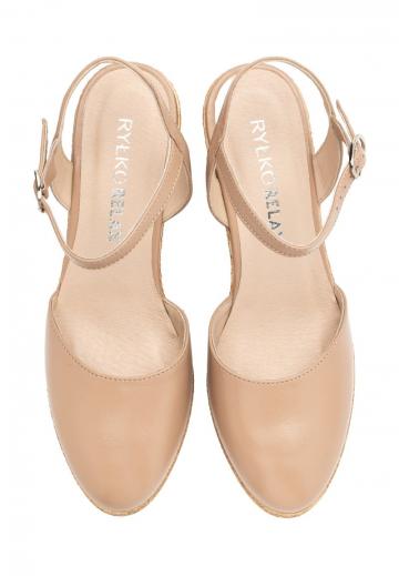 Туфли на танкетке