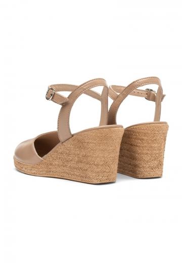 Туфли на танкетке