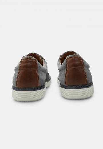 Ботинки на шнуровке