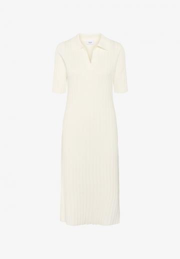 Вязаное платье