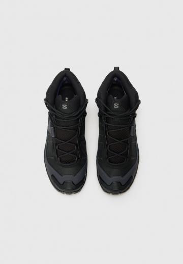 Походные кроссовки