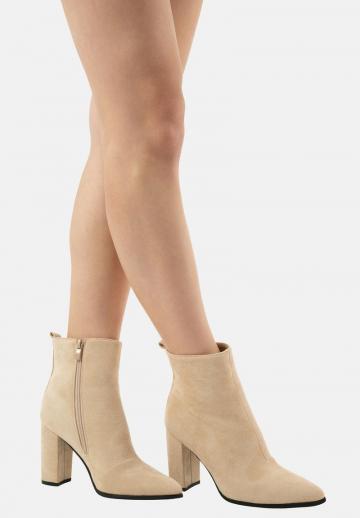 Полусапожки на высоком каблуке