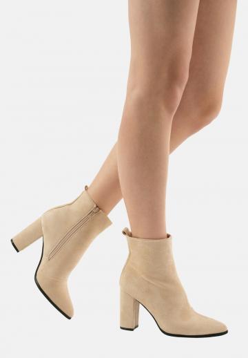 Полусапожки на высоком каблуке