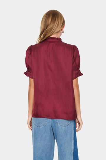 Атласная блузка