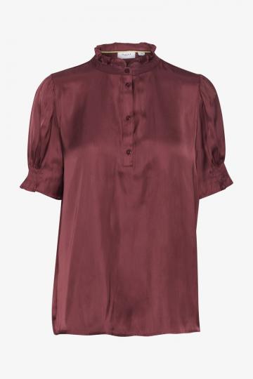 Атласная блузка