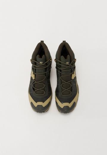 Походные ботинки