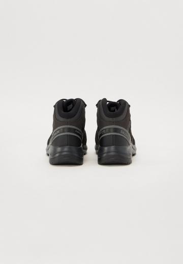 Походные ботинки