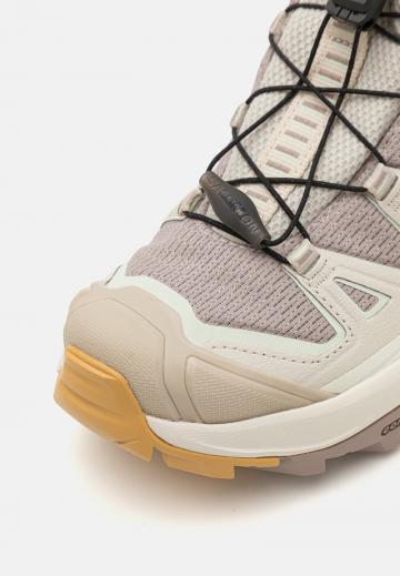 Походная обувь