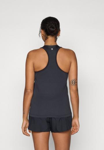 Спортивный топ