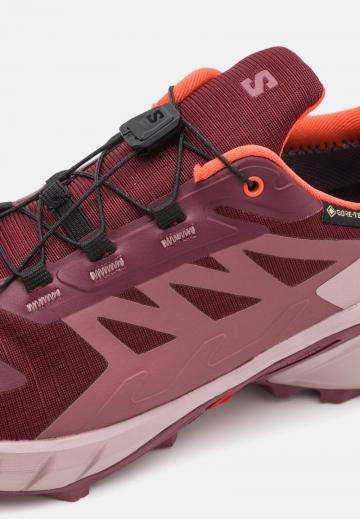 Беговые кроссовки