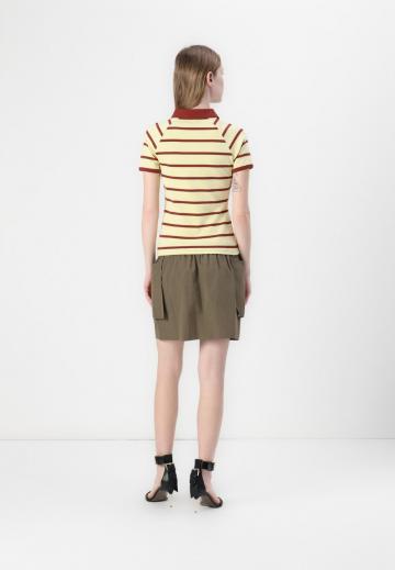 Юбка с накладными карманами