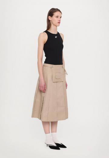 Юбка с накладными карманами