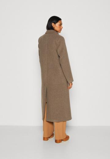 Шерстяное пальто