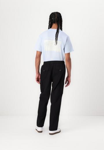 Брюки с накладными карманами